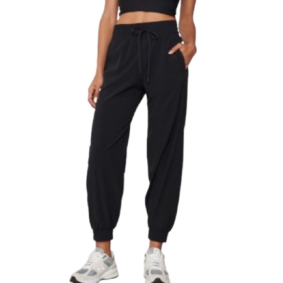 Abercrombie & Fitch Pants - NWOT A&F YPB Motion TEK High-Rise Jogger Onyx Size M